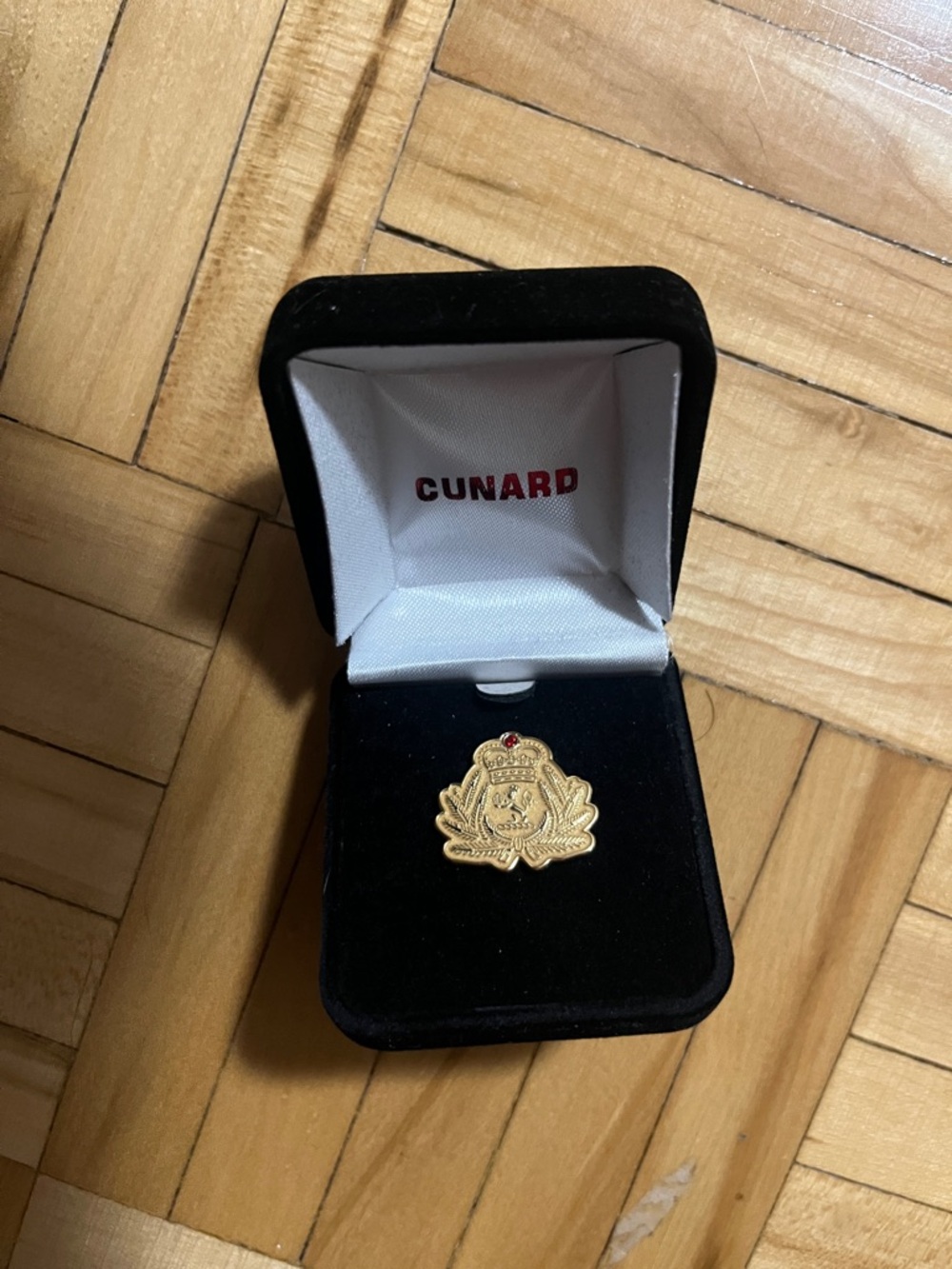 Cunard Gold Crest Pin in Black Velvet Case